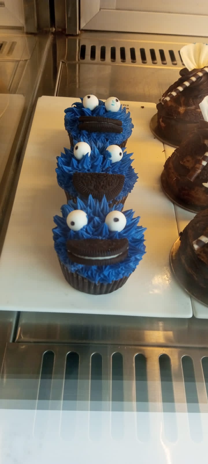 Cookie Monster Cupcake
