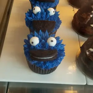 Cookie Monster Cupcake