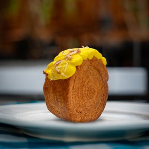 Extreme Croissant-Lemon Curd & Hazelnut Craquelin