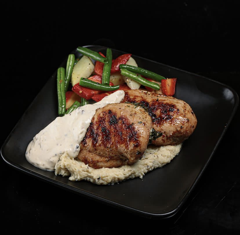 Stuffed Chicken Breast with Mashed Potatoes