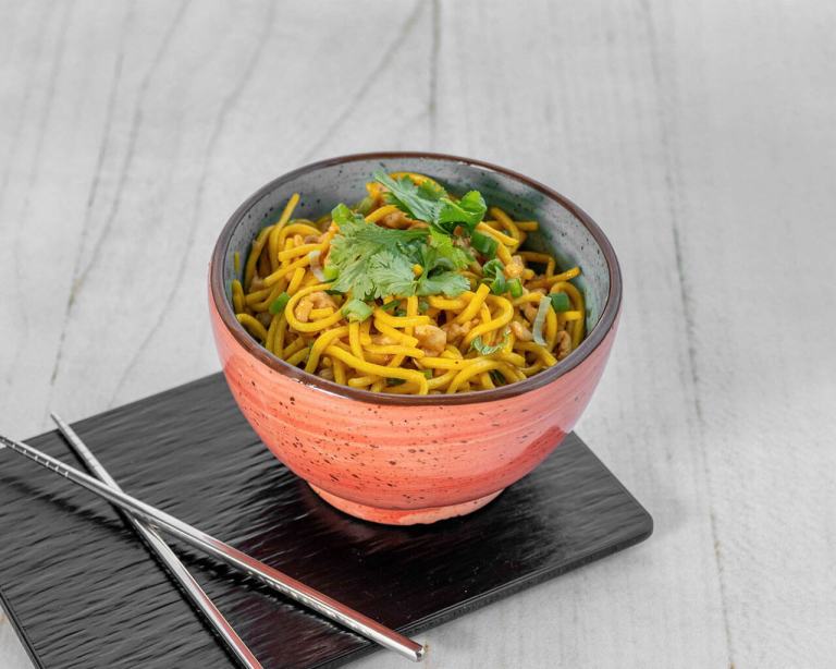 Noodle bowl with Chicken