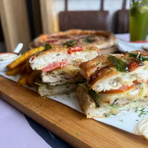 Italian Chicken Focaccia Sandwich - 10275