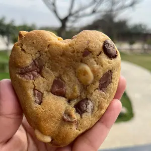 Triple Chocolate Chunk Cookie - 11960