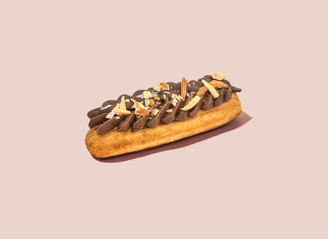 Hazelnut Éclair - 12726