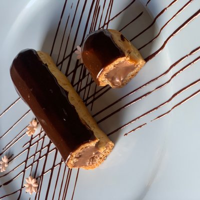 Chocolate Éclair 