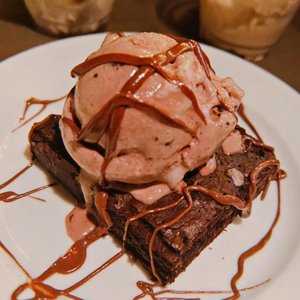 Brownie with Gelato