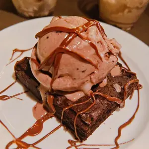 Brownie with Gelato