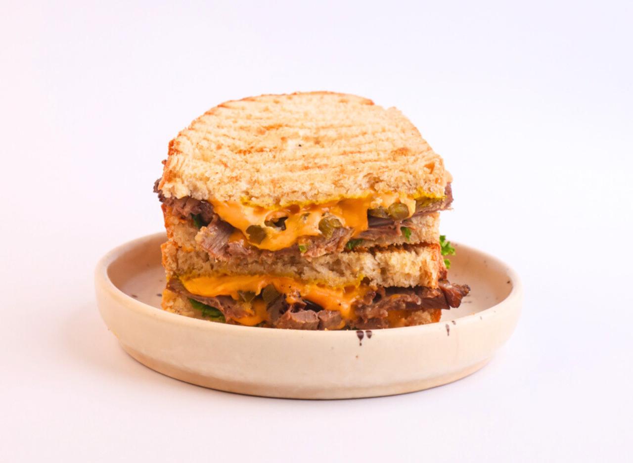 Roast Beef Sandwich - 12975