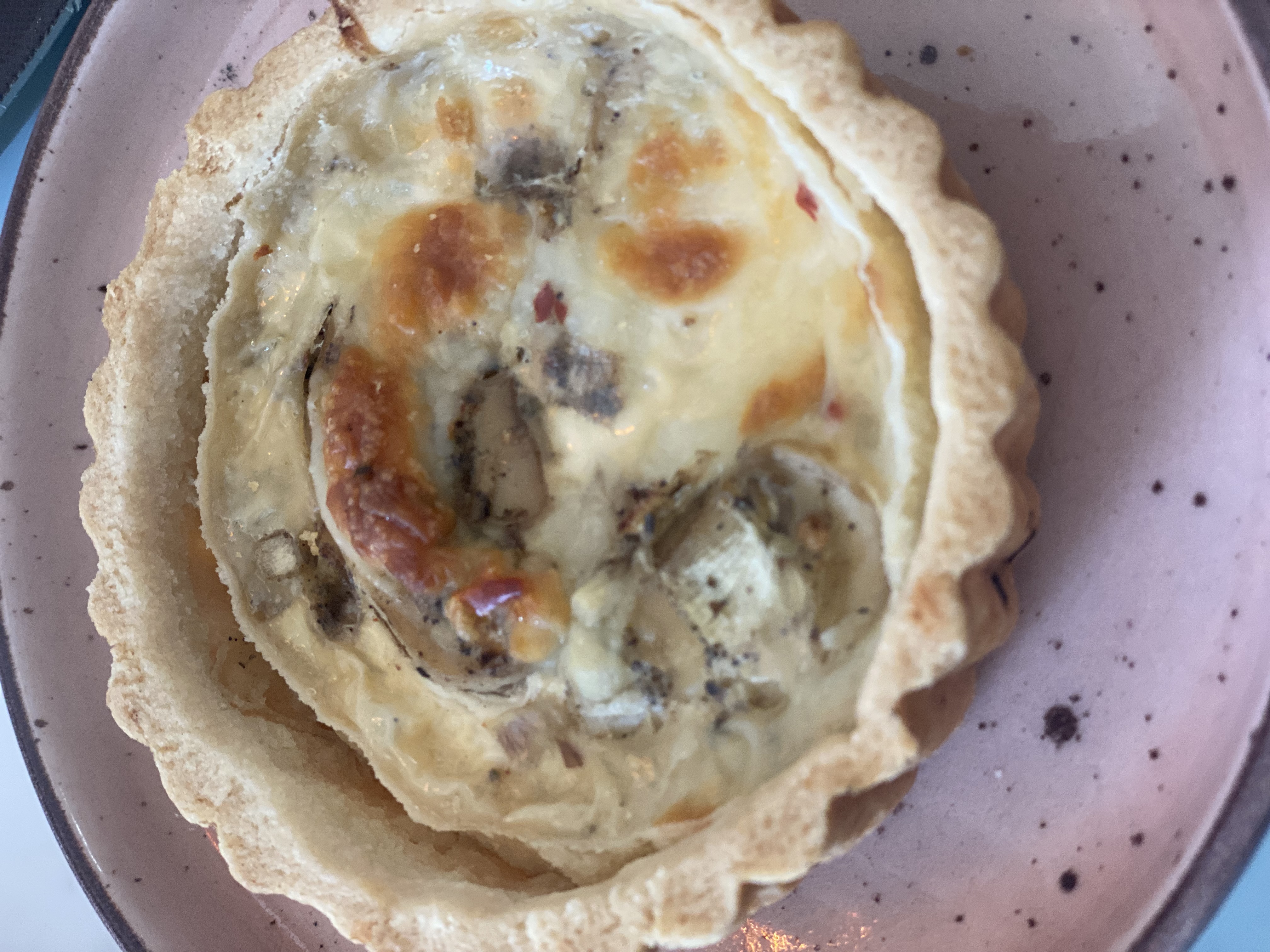 Creamy Mushroom Quiche 