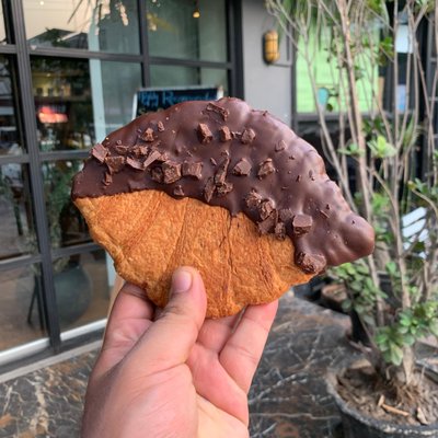 Smashed Croissant - Chocolate
