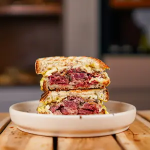 Smoked Beef Pastrami Sandwich - 10546