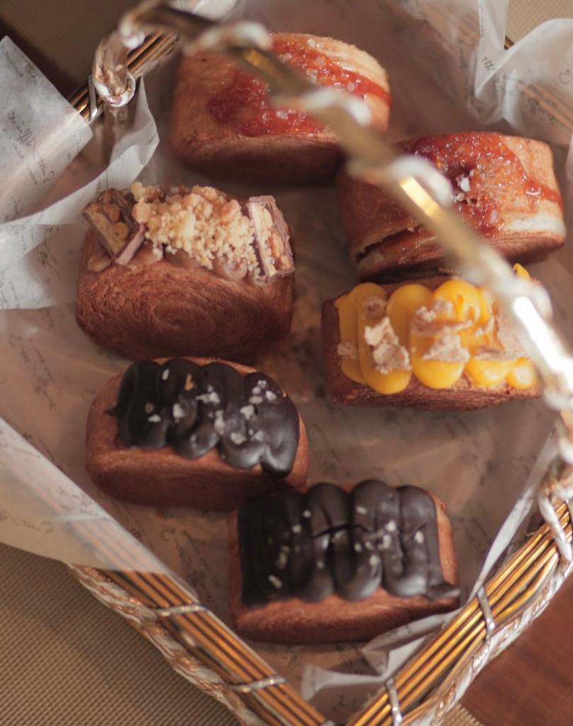 Extreme Croissants - Basket of 6