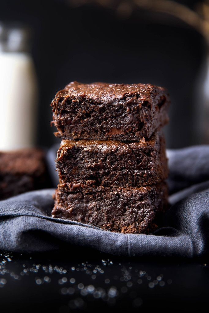 6 Chocolate fudge walnut brownies