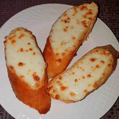 Cheesy Garlic Bread