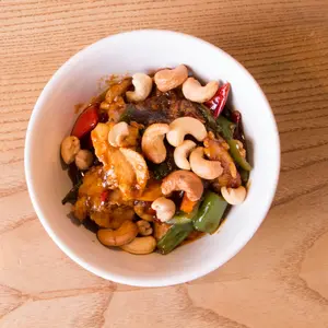 Chicken with Cashew Nuts