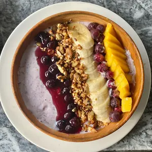 Greek Yogurt Granola Bowl (KETO friendly)