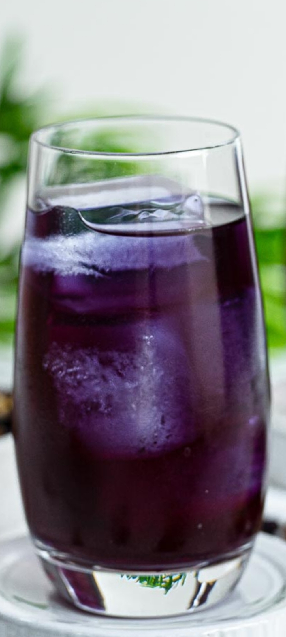 Blueberry ice tea with popping boba 