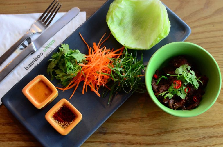 Lettuce Wrap with Wok-fried Beef 