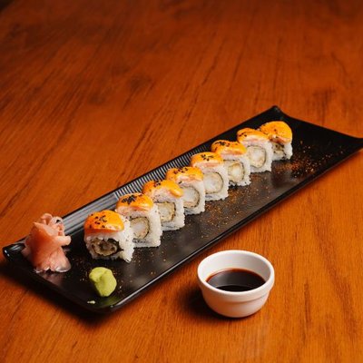 Salmon Fillet Roll 8 Pcs