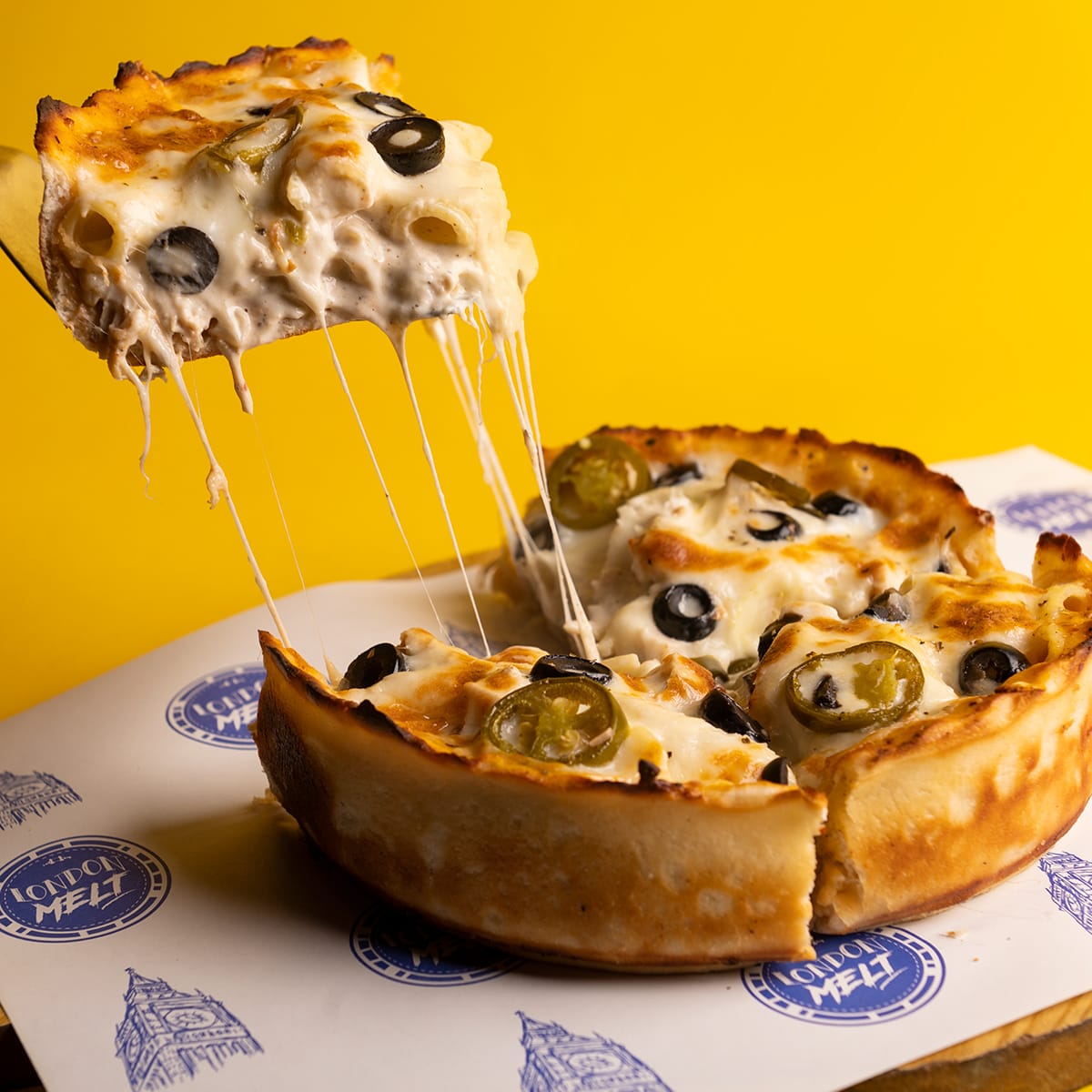 Deep Dish Alfredo Pizza