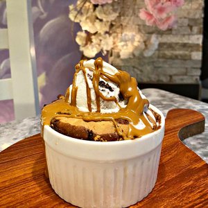 Lotus Cookie Skillet