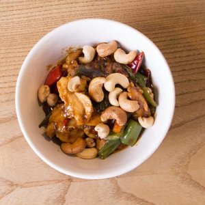 Chicken with Cashew Nuts